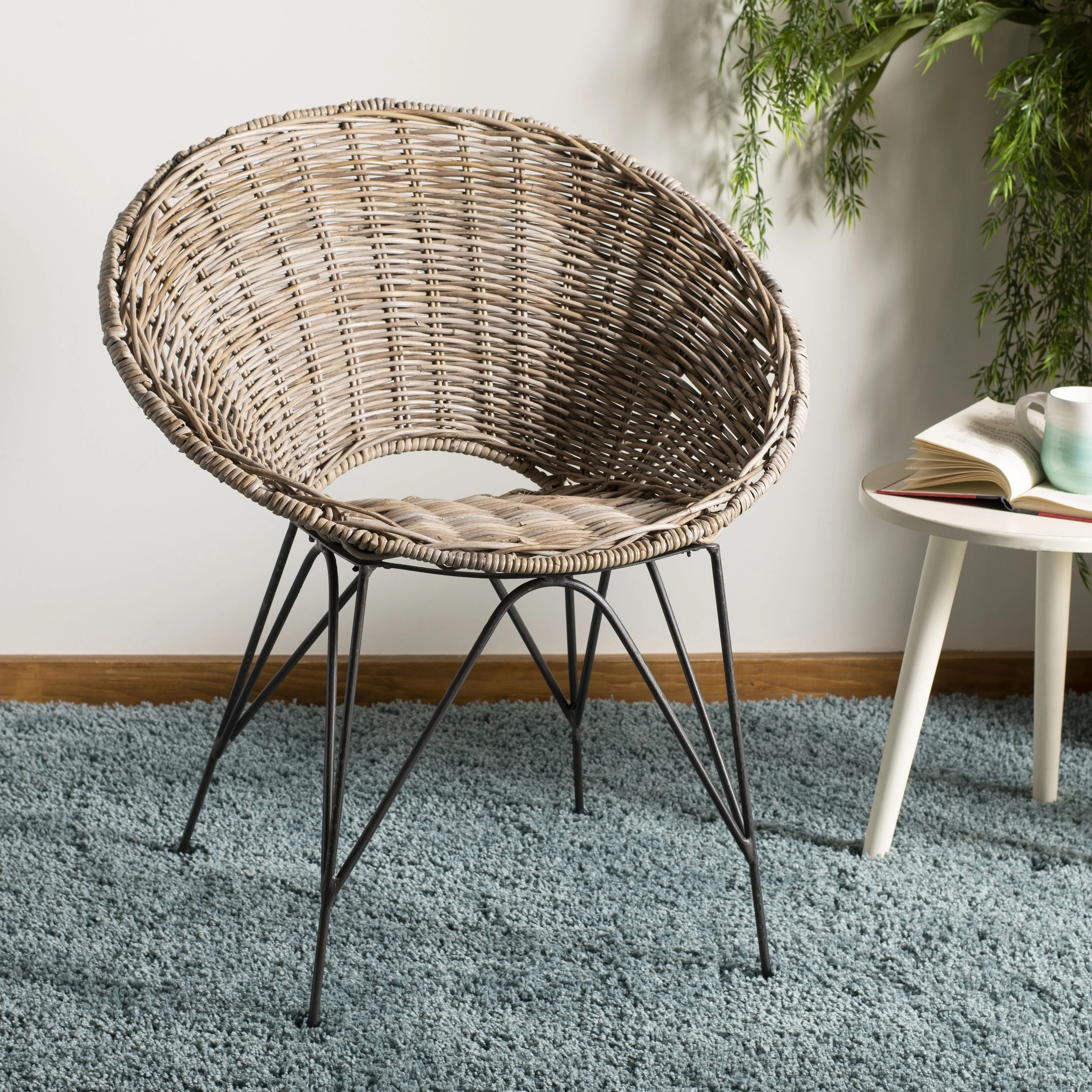 SAFAVIEH Sierra Rattan Mid-Century Nautical Accent Chair, Grey Wash/Dark Steel