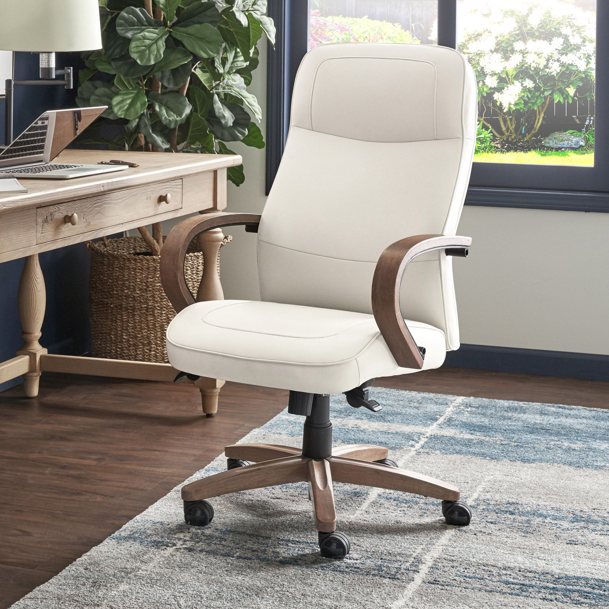 Thomasville Lockhart Executive Office Chair
