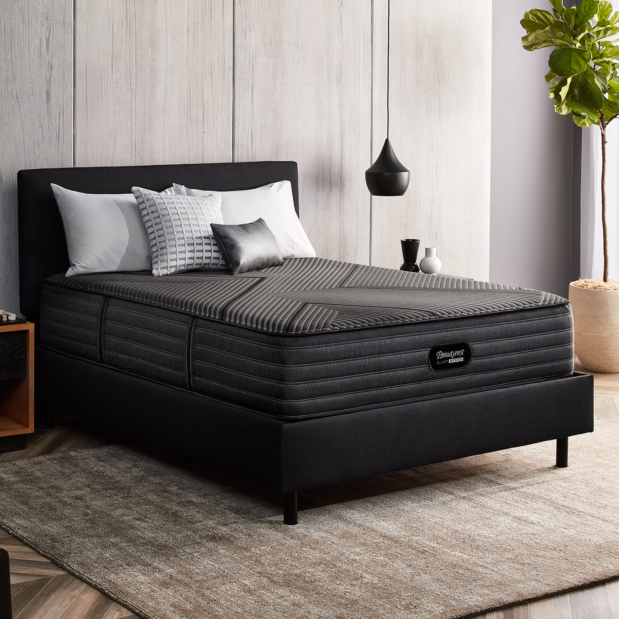 Beautyrest Black Hybrid LX Class 13.5' Medium Mattress